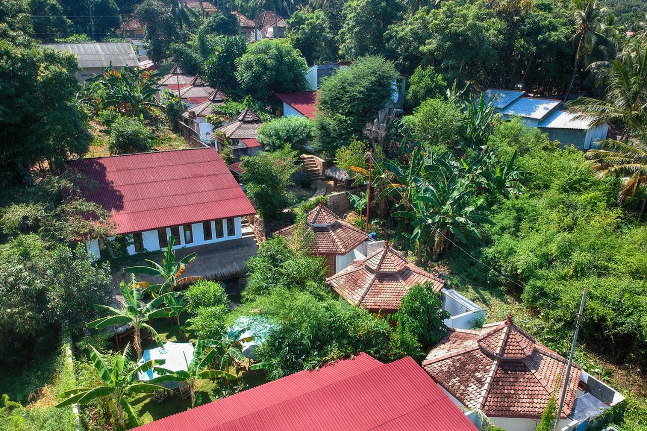 Ayu Hotel Karimunjawa Exterior foto